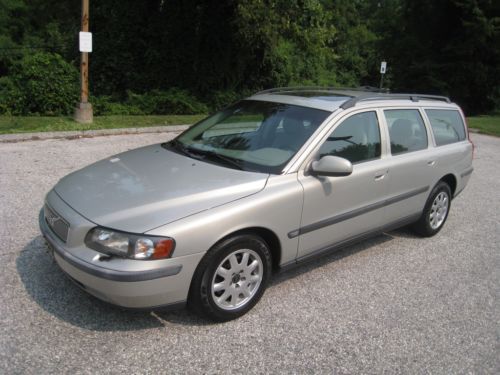 2002 volvo v70 low miles no accidents non smoker adult owned nice and clean