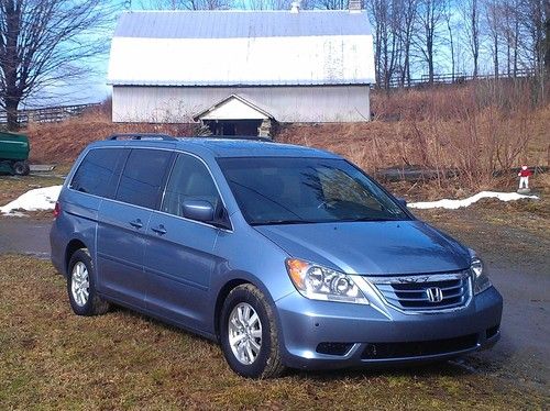 2010 honda odyssey  exl leather heated seats auto doors  stuning