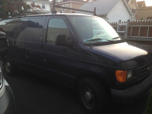 2005 ford e-150 base standard cargo van 2-door 5.4l