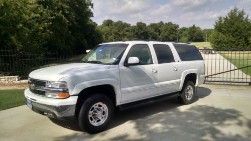 2003 chevrolet suburban 2500 lt, 4wd, 6.0l, one owner, low miles