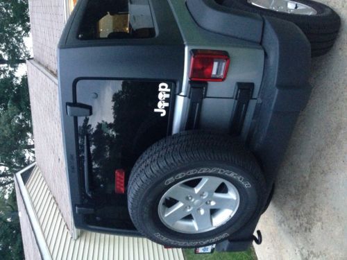 2014 Jeep Wrangler Sport Sport Utility 2-Door 3.6L, image 3