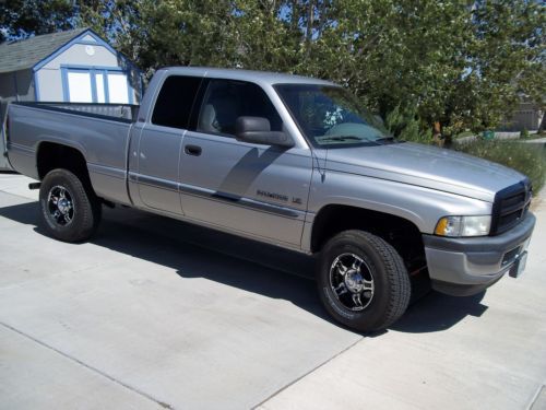 Dodge ram 1500 slt laramie 2001 with 91700 miles 4x4