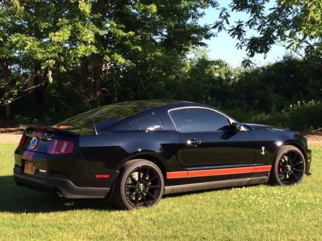 2011 - ford mustang