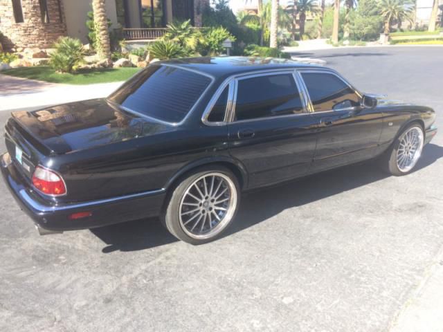 Jaguar xjr 100 sedan 4-door