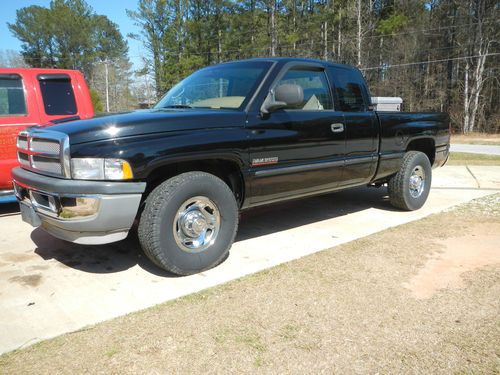 1999 dodge ram 2500 quad cab short bed cummins diesel 5-speed very nice nr!