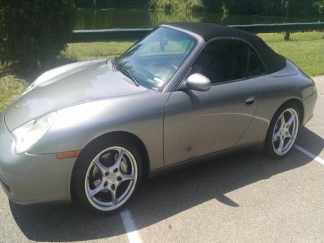 Porsche: 911 carrera 4 convertible 2-door