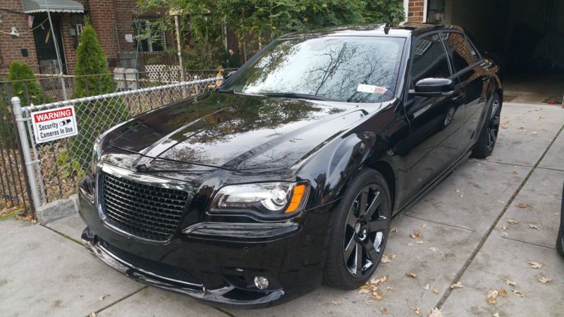 2012 chrysler 300 series srt