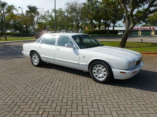 No reserve 1999 jaguar xj8 white low miles clean in and out save