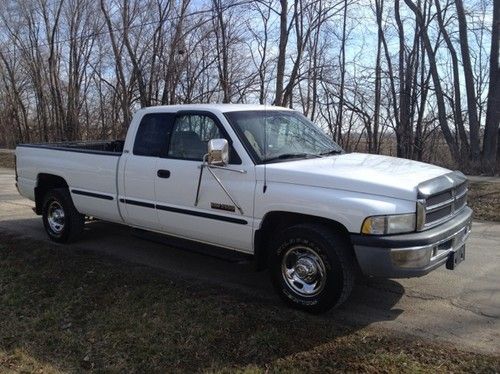 1999 dodge ram 2500 cummins 5 speed 71k super clean power options!!!