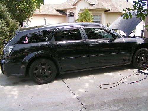 2005 dodge magnum se wagon 4-door 2.7l