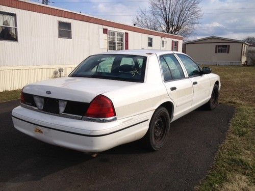 1999 ford crown victoria police interceptor sedan 4-door 4.6l