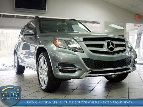 1 owner glk350 rwd heated seats 19inch wheels only 2kmiles like new!