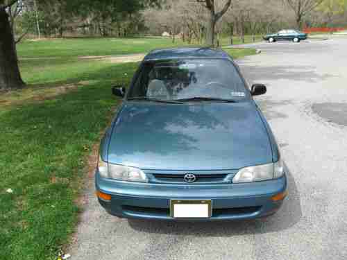 1996 Toyota Corolla Sedan -5 speed Manual- NO RESERVE! Low original miles, image 4