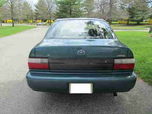 1996 Toyota Corolla Sedan -5 speed Manual- NO RESERVE! Low original miles, image 5