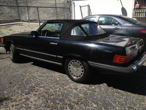 1989 mercedes-benz class sl560   convertible.... black on black