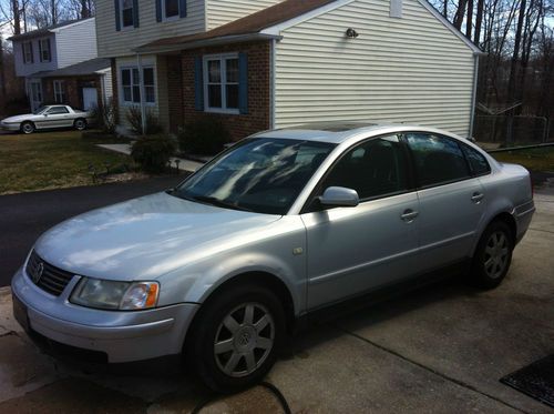 1999 volkswagen passat gls sedan 4-door 2.8l