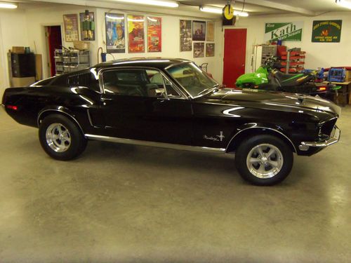 1968 ford mustang fastback 302, 4 speed pb dual exhaust, bucket seats, black
