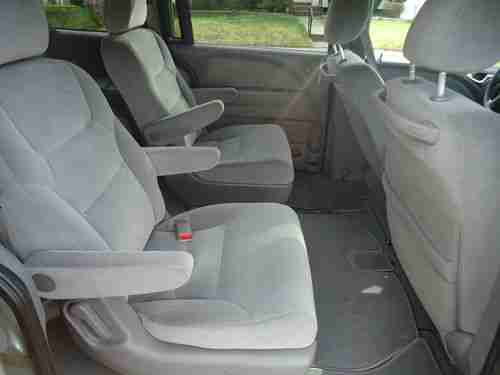 2009 Honda Odyssey LX Mini Van 4-Door 3.5L SALVAGE MINOR DAMAGE NO RESERVE, image 20