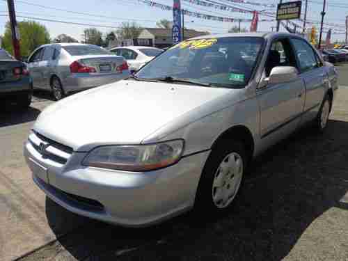 2000 Honda Accord LX Sedan 4-Door 2.3L, image 3