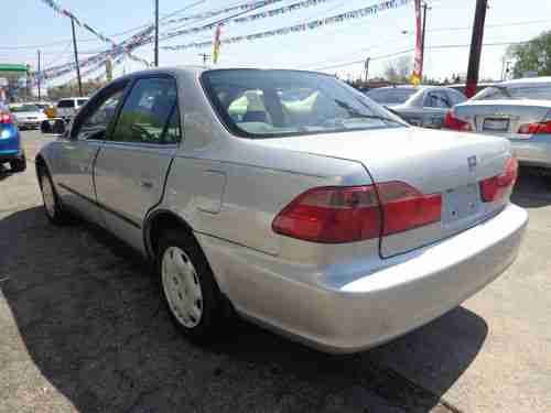 2000 Honda Accord LX Sedan 4-Door 2.3L, image 4