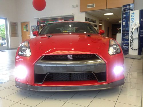 Brand new 2014 nissan gtr awd, no reserve!!!!!  below invoice!!!!!!!!!