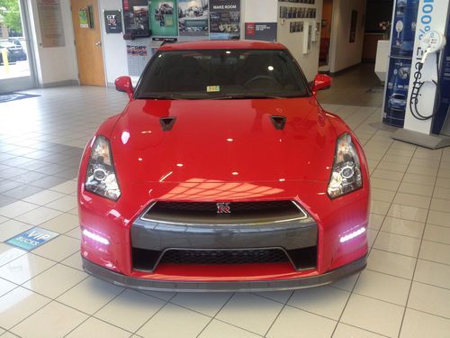 Brand New 2014 Nissan GTR AWD, NO RESERVE!!!!!  BELOW INVOICE!!!!!!!!!, image 2