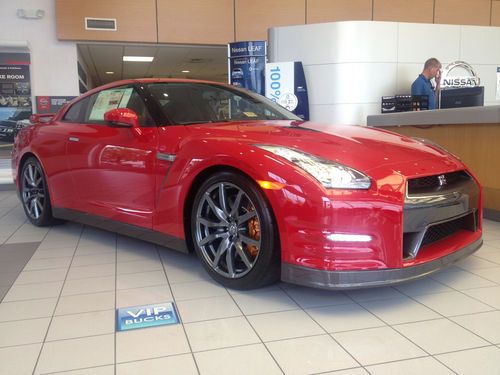 Brand New 2014 Nissan GTR AWD, NO RESERVE!!!!!  BELOW INVOICE!!!!!!!!!, image 3