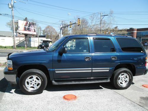 No reserve a gem! 3rd row 05!! like new! super clean!! 4x4! clean