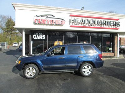 4dr laredo 4 suv cd 4x4 a/c abs adjustable steering wheel aluminum wheels