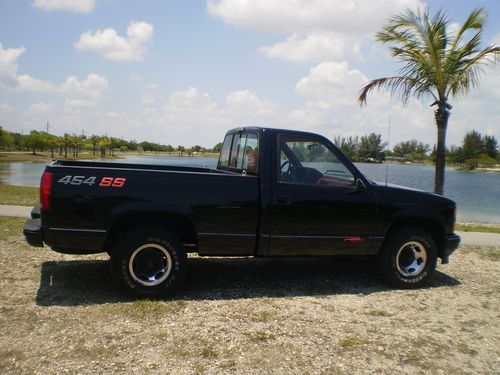 1990 chevy ss 454 pickup. rare truck very clean rust free custom exhaust.