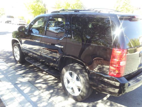 2007 chevy tahoe ltz (black) 4wd original owner, garage kept, well maintained!!!