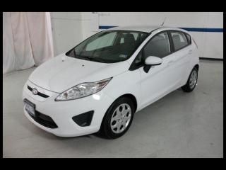 12 ford fiesta 5dr hb se, cloth, sync, power windows &amp; locks, we finance!