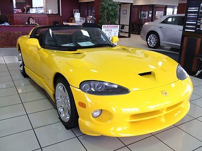 Rt/10 viper v10 fast low miles showroom 1-owner garage kept like new