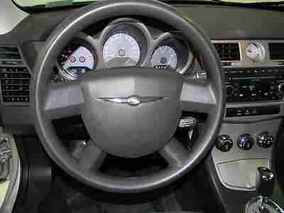 Touring Convertible 2.7L CD 4 wheel disc brakes ABS brakes AM/FM radio Compass, image 5