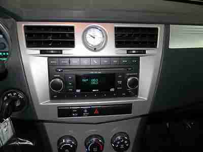 Touring Convertible 2.7L CD 4 wheel disc brakes ABS brakes AM/FM radio Compass, image 7