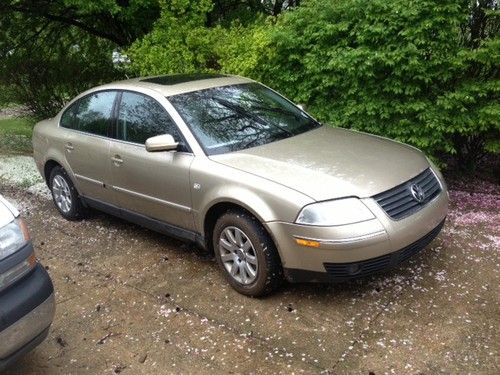 2002 volkswagen passat gls sedan 4-door 1.8l