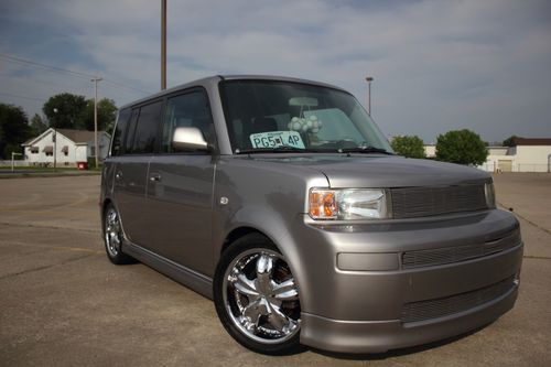 2006 scion xb, silver, only 38k miles, lots of extras