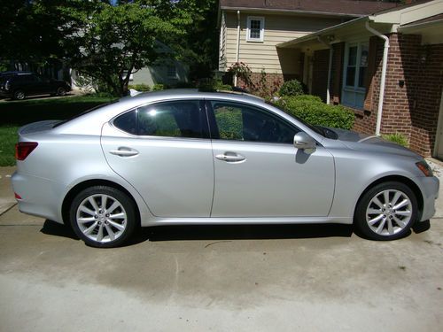 Lexus is 250 2009 awd 26.5k miles navigation, sunroof, camera, great condition!