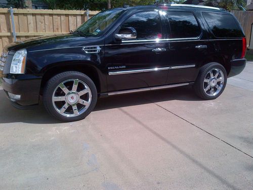 2010 cadillac escalade premium awd, nav, dvd, pwr run brds, bsi, capt chairs