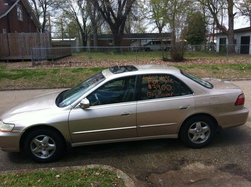 2000 Honda Accord EX Sedan 4-Door 3.0L, image 2