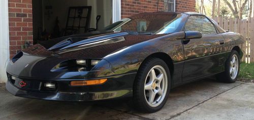 1997 ss camaro, t-tops, 6 speed manuel, 350 lt1