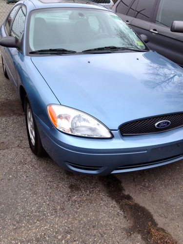 2005 ford taurus se sedan 4-door 3.0l