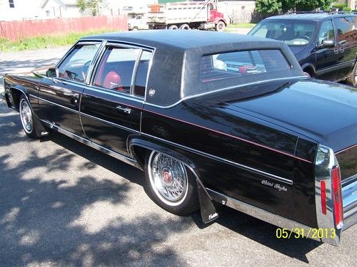 1986 Cadillac Fleetwood Brougham Black / Red Leather Fabulous Condition Exc, image 3