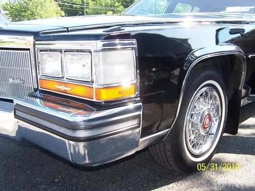1986 Cadillac Fleetwood Brougham Black / Red Leather Fabulous Condition Exc, image 5