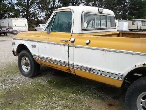 3/4 ton 4x4 4 wheel drive truck, factory air, 25k miles on 350ci