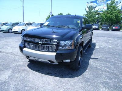 Wow take a look at this truck black z71 4x4 crew cab automatic, 5.3l v8 leather
