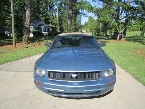 2006 ford mustang base convertible 2-door 4.0l