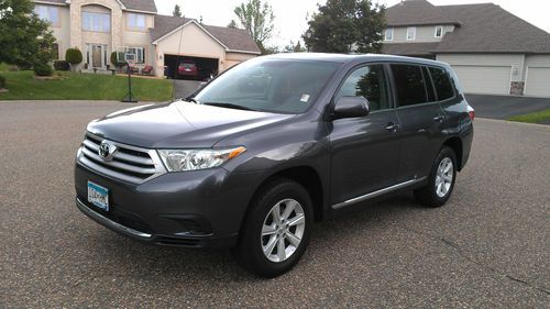 2012 toyota highlander base sport utility 4-door 3.5l