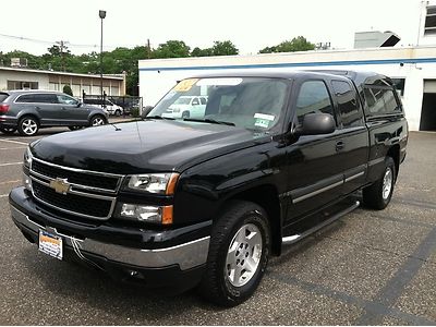 Great conditioned 2007 silverado 1500 w/ bed cover