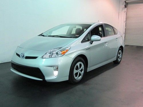 2012 toyota prius base hatchback 4-door 1.8l